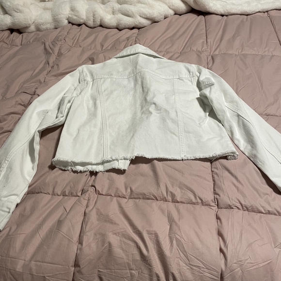 Classic White Cropped Denim Jacket - Picture 2 of 3